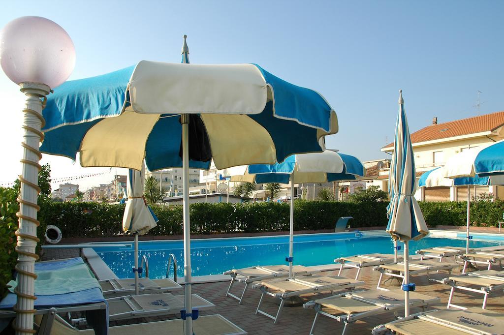 Hotel Meritime Bellaria-Igea Marina Esterno foto