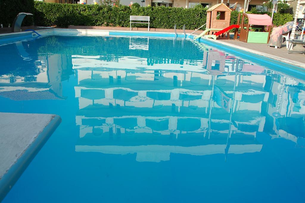 Hotel Meritime Bellaria-Igea Marina Esterno foto
