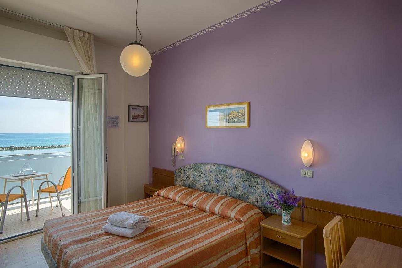 Hotel Meritime Bellaria-Igea Marina Esterno foto